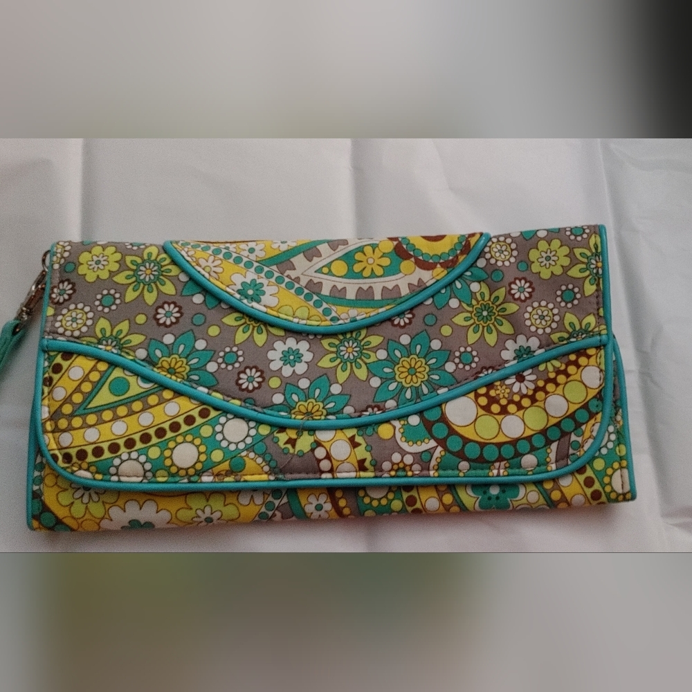 Vera Bradley lemon parfait clutch